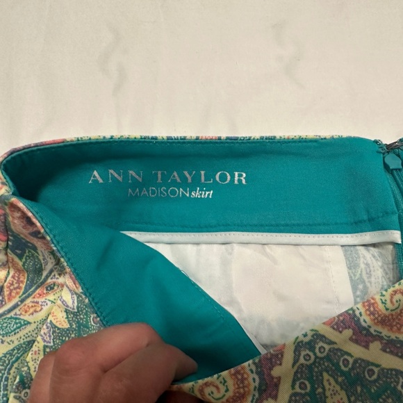 Ann Taylor Madison Paisley Skirt Size 8 - Picture 9 of 13